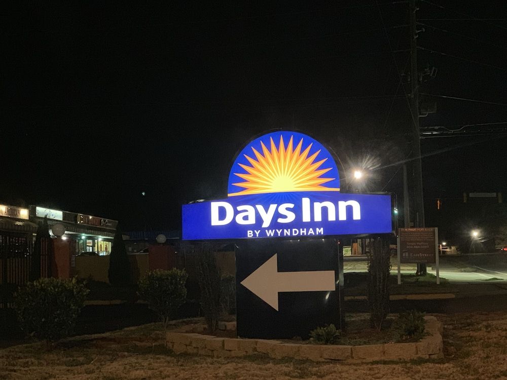 undefined Days Inn by Wyndham Hartsfield Jackson Atlanta Airport West 8