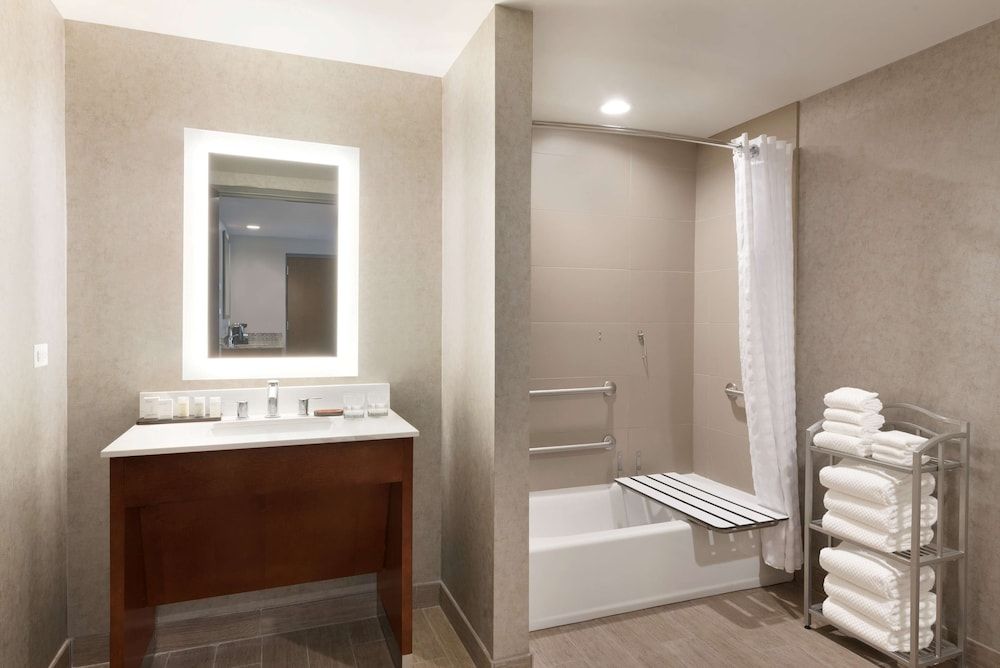 Premium Suite, 2 Queen Beds, Non Smoking (Accessible with Tub)