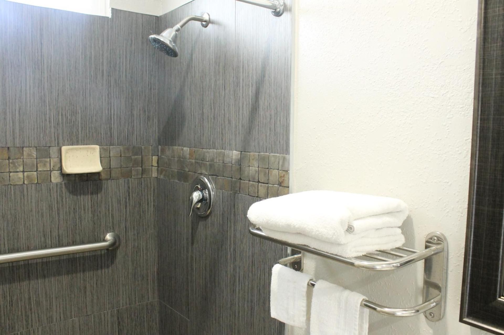 Town House Motel Queen Room 2