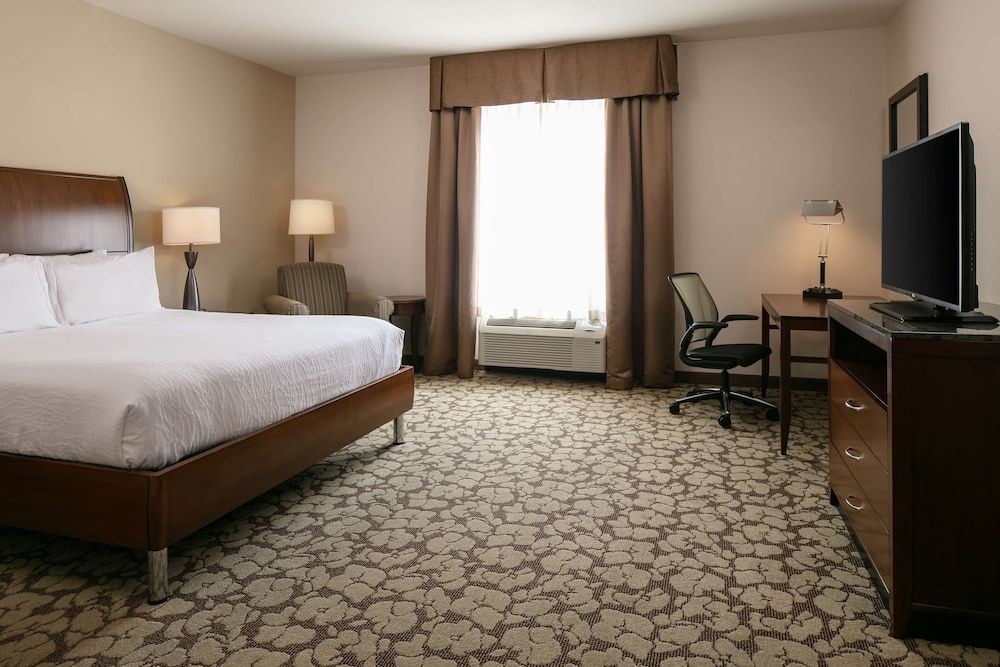 King, Room, 1 King Bed, Accessible, Bathtub