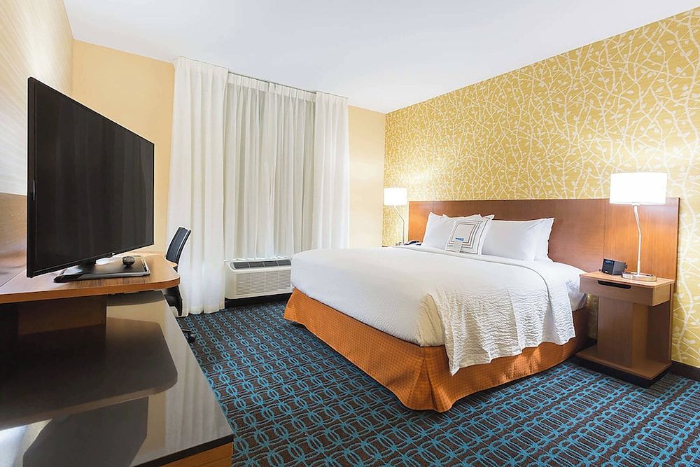Room, 1 King Bed (Hearing Accessible)