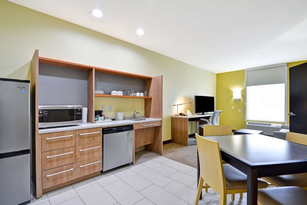 Suite, 1 King Bed, Accessible, Non Smoking (Hearing)