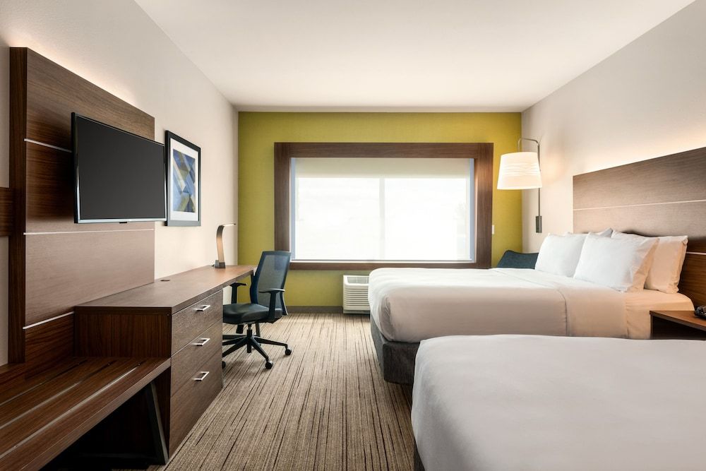 Suite, 2 Queen Beds, Accessible (Comm, Mobil, Accessible Tub)