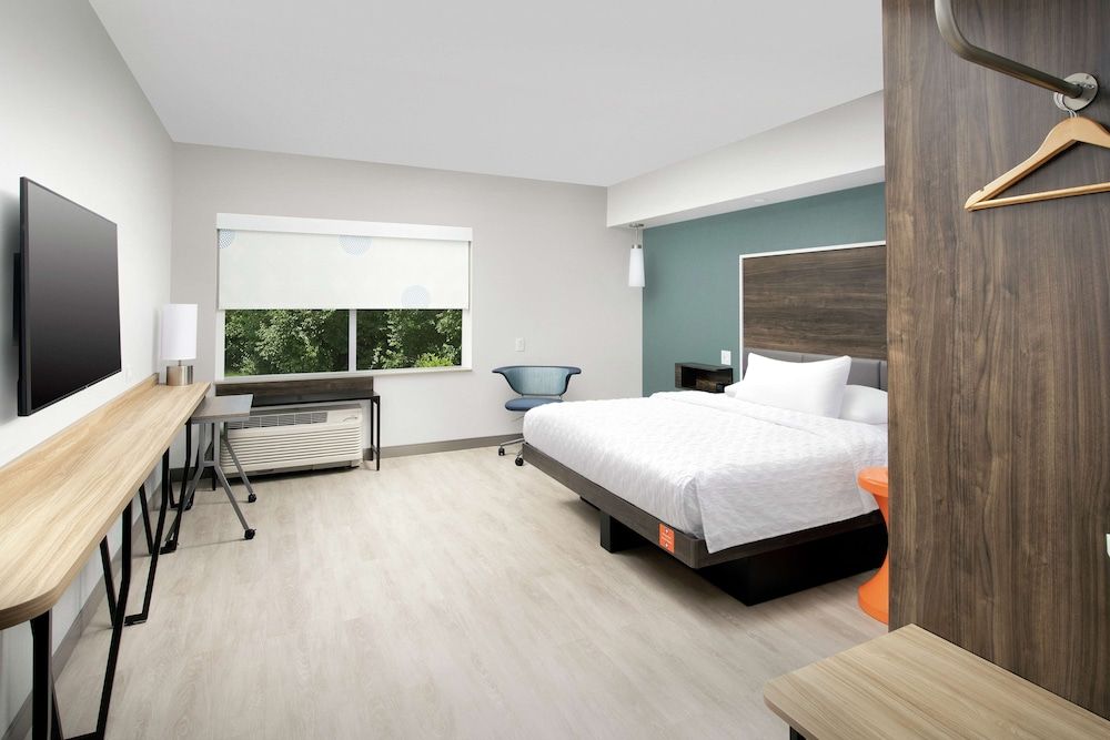 Room, 1 King Bed, Accessible (Hearing)