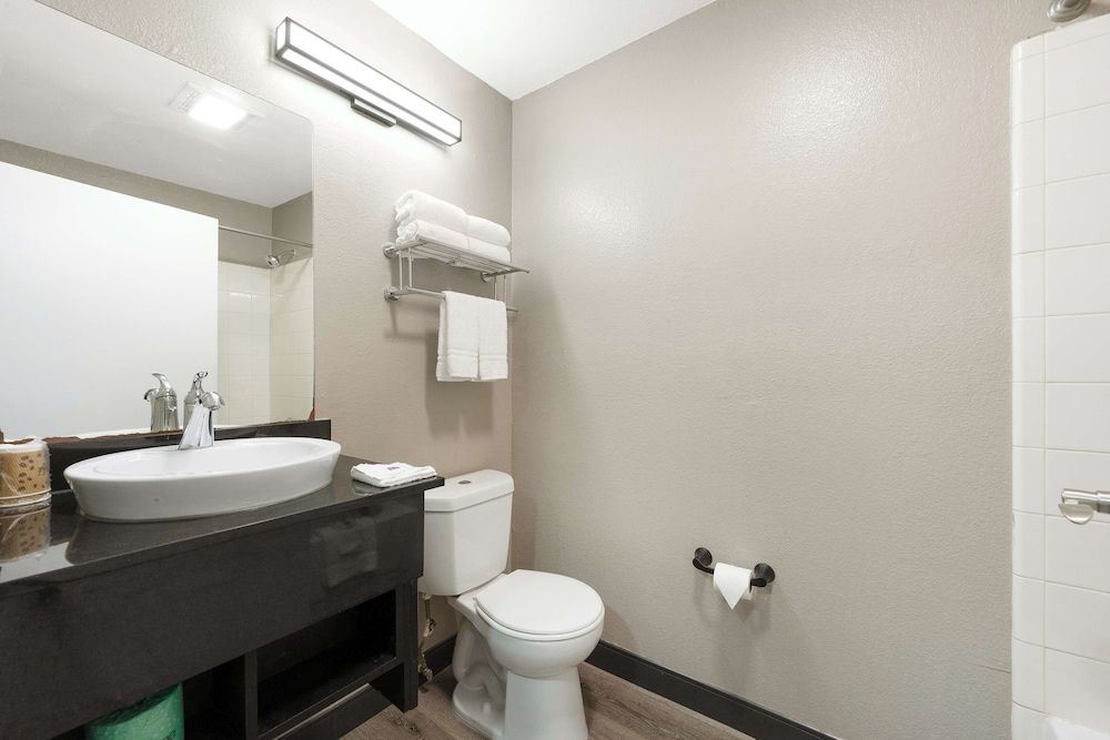 Studio 6 Tucker, GA - Atlanta Northlake Standard Room, 1 Queen Bed, Accessible, Non Smoking 3