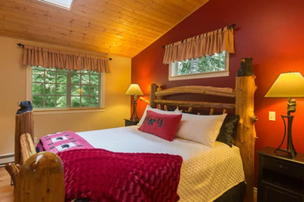 Room, Private Bathroom (Whimsical Bear)