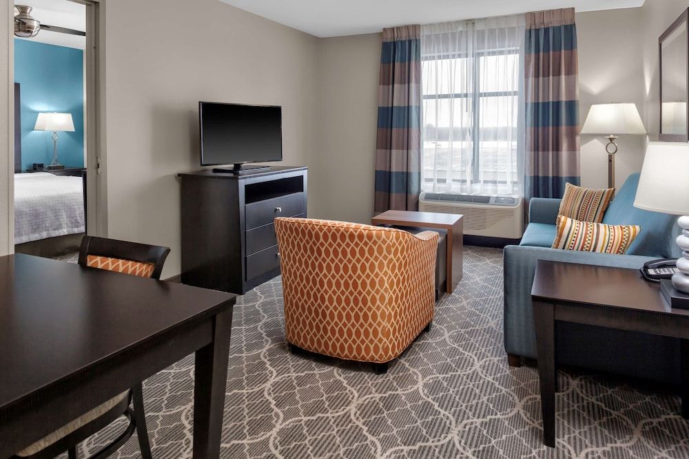 Suite, 2 Queen Beds, Accessible, Bathtub (Mobility & Hearing)
