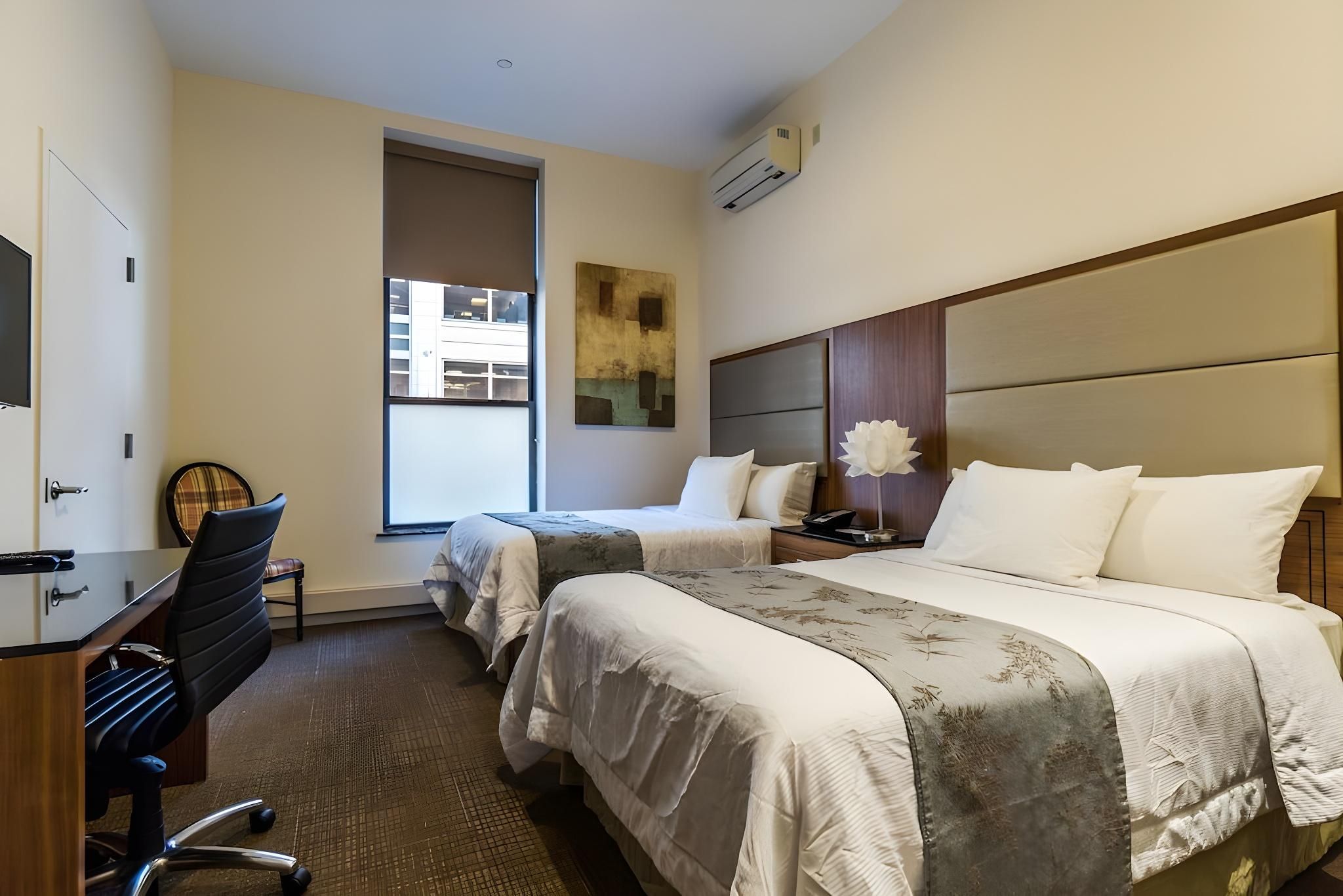 Double Double Room - Private Bathroom