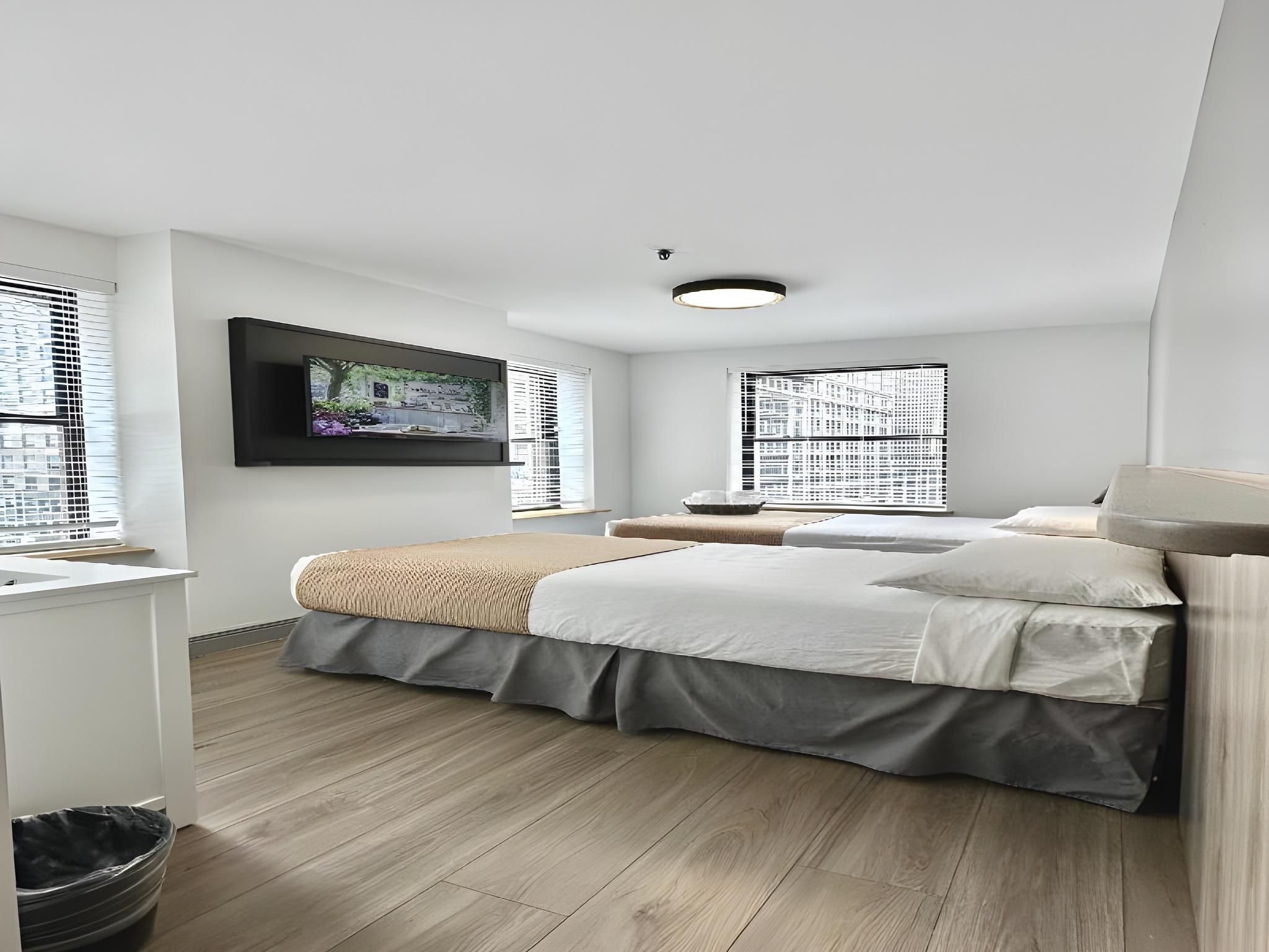 Standard Twin Room with Shared Bathroom