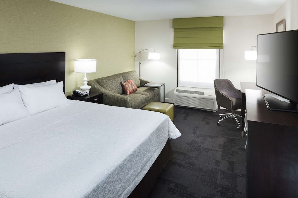 Room, 1 King Bed, Accessible, Bathtub