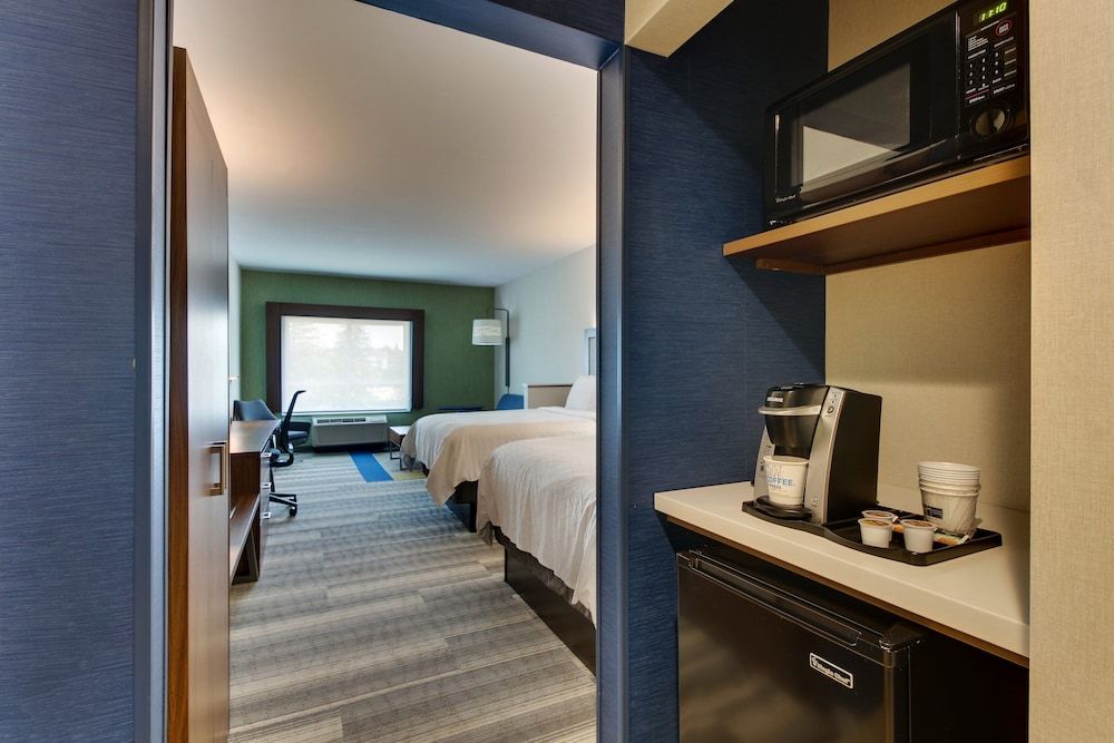 Suite, 2 Queen Beds, Accessible (Communication Accessible)