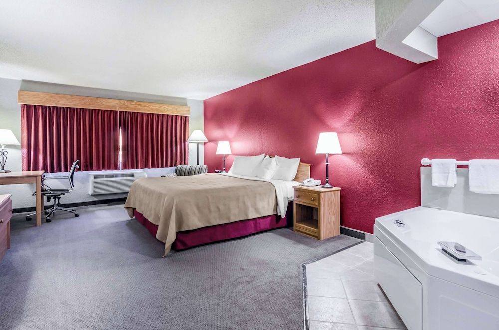 Suite, 1 King Bed, Non Smoking