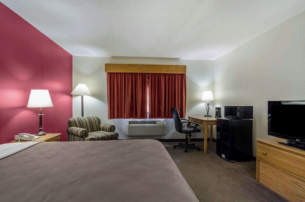 Standard Room, 1 King Bed, Non Smoking
