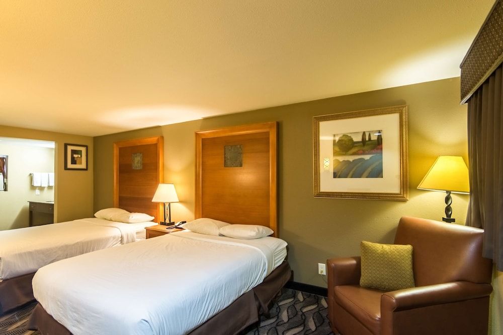 Motel 6 Snyder, TX Deluxe Room, 2 Queen Beds, Non Smoking, Refrigerator & Microwave 3