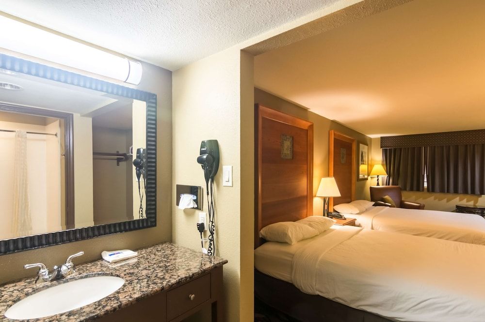 Motel 6 Snyder, TX Deluxe Room, 2 Queen Beds, Non Smoking, Refrigerator & Microwave 6