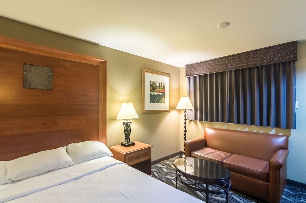 Motel 6 Snyder, TX Deluxe Room, 1 King Bed, Non Smoking, Refrigerator & Microwave 6