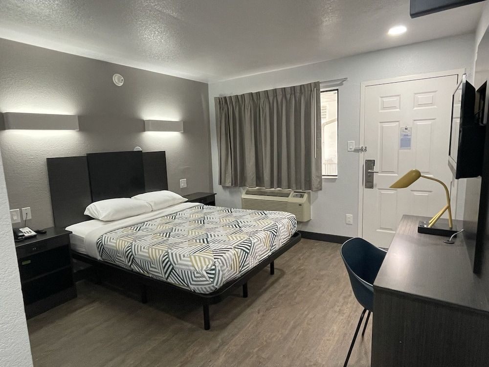 Standard Room, 1 Double Bed, Accessible, Smoking