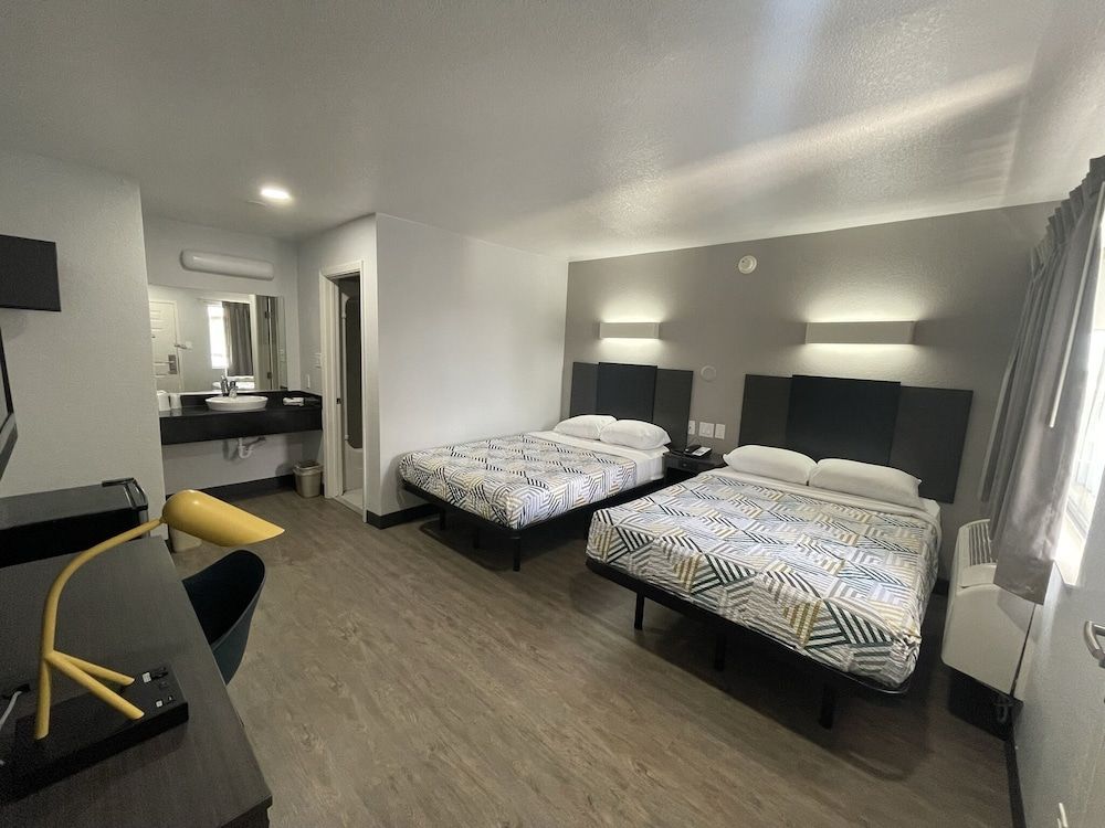 Deluxe Room, 2 Double Beds, Smoking, Refrigerator & Microwave