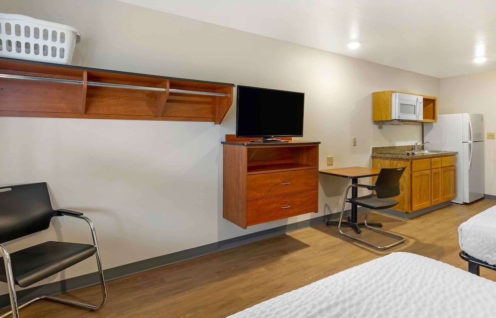 undefined Extended Stay America Select Suites - Cleveland - Airport 5