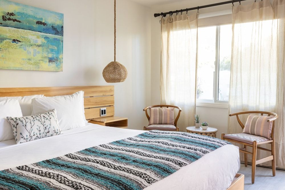 Deluxe Room, 1 King Bed, Accessible, Ground Floor