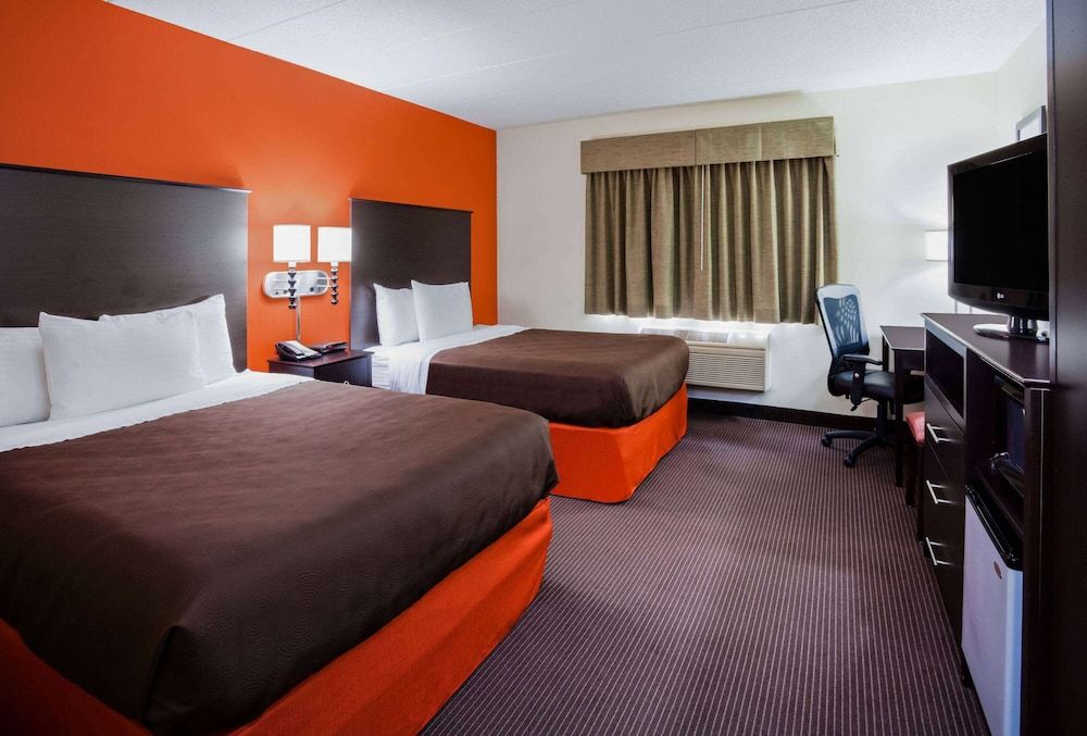 Room, 2 Queen Beds, Non Smoking