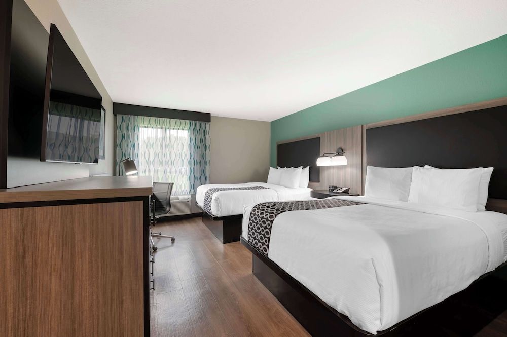 Standard Room, 2 Queen Beds, Non Smoking (Pet Friendly)