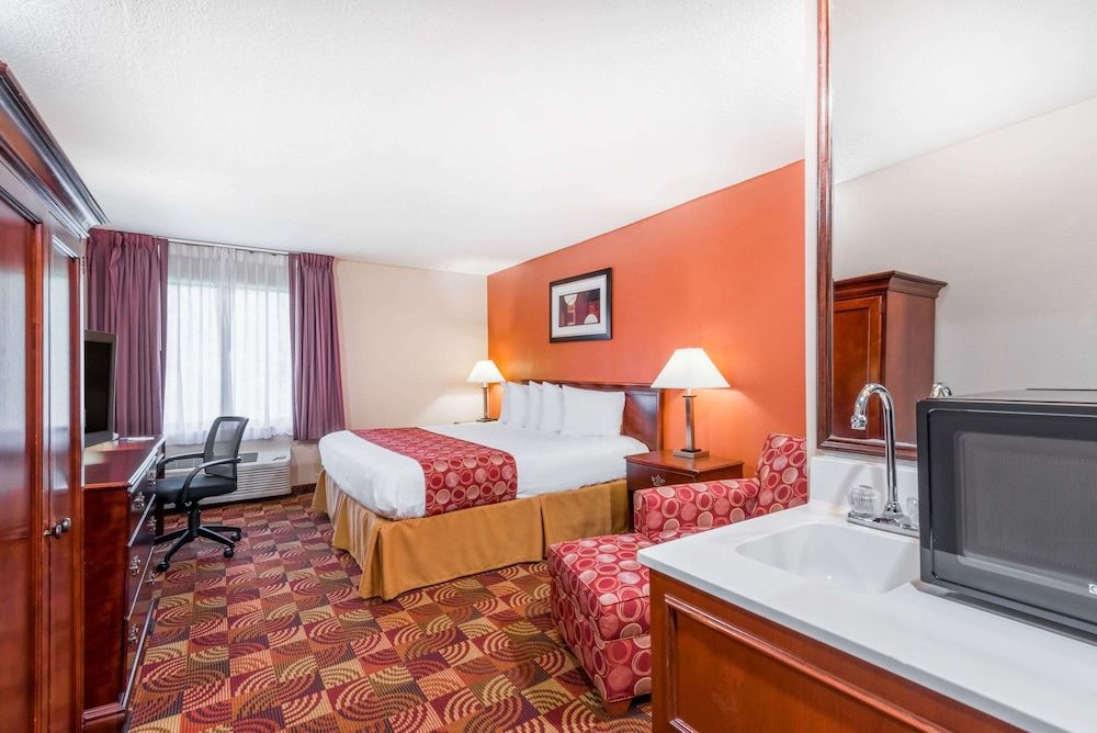 Standard Room, 1 King Bed, Non Smoking