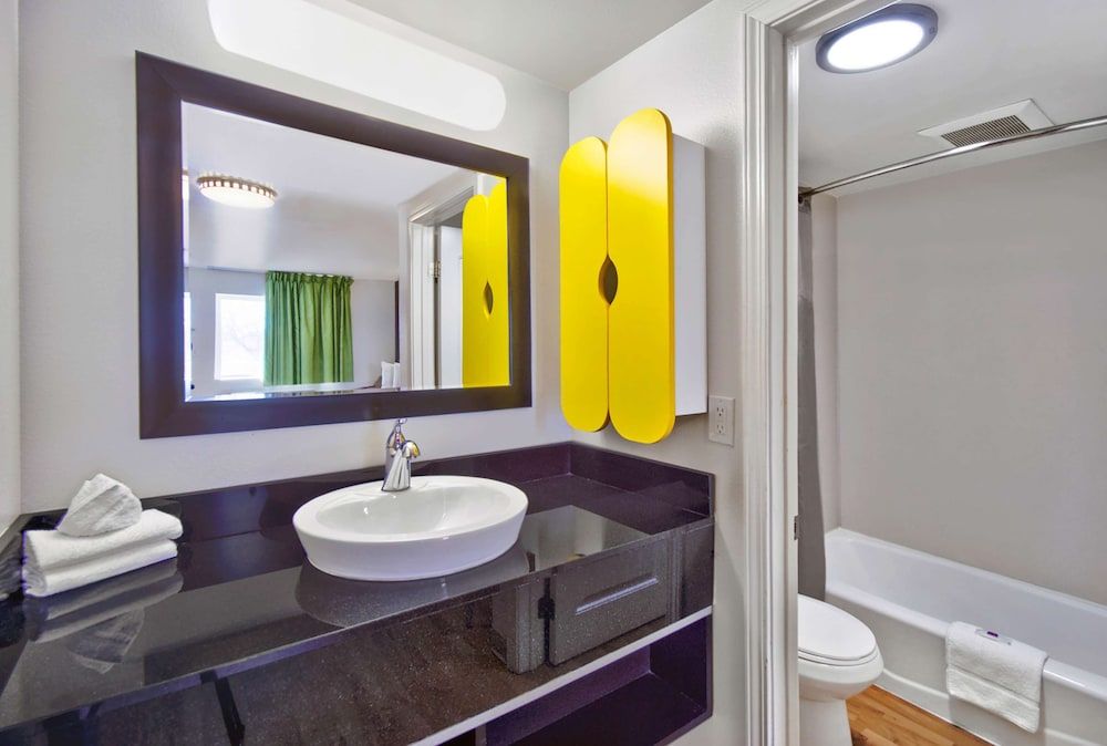 Studio 6 Victorville - Apple Valley Studio, 1 King Bed, Kitchenette 12