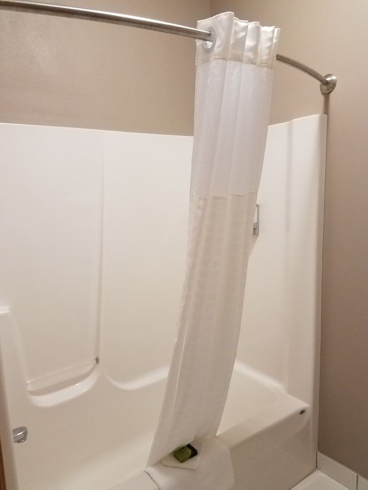 Suite, Jetted Tub