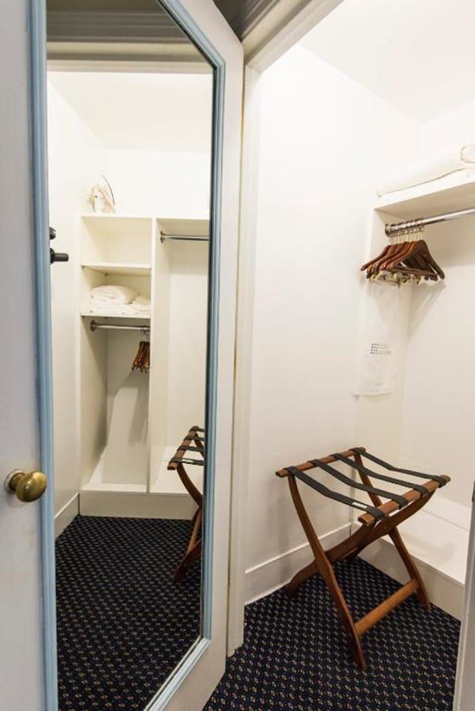 3 West Club Superior Twin Room, 2 Twin Beds 5