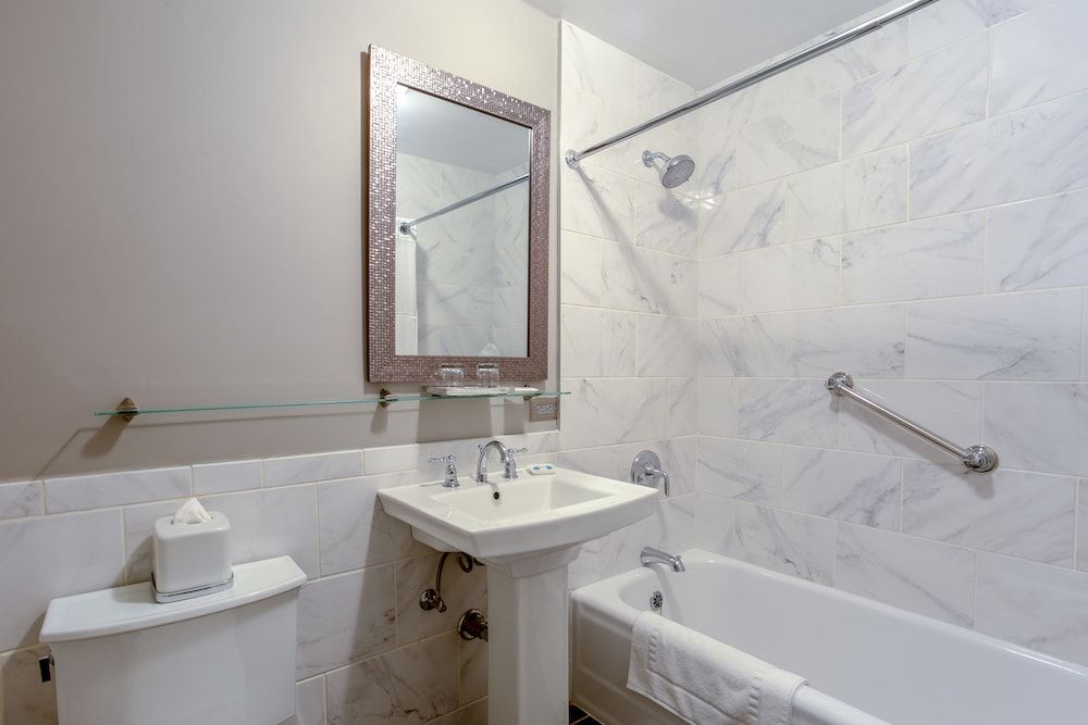 3 West Club Superior Twin Room, 2 Twin Beds 2