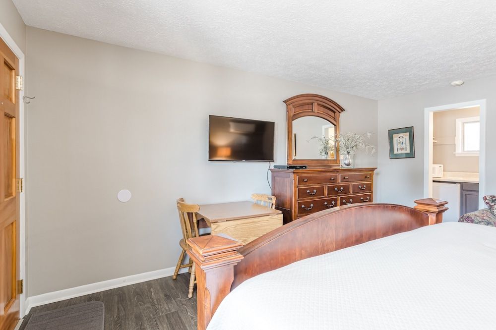 Echo Mountain Inn Little Echo Room 301 2