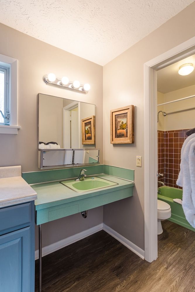 Echo Mountain Inn Little Echo Room 301 5