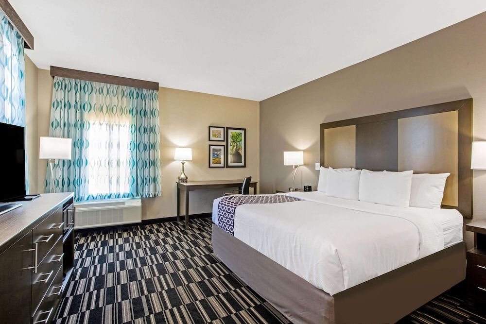 Room, 1 King Bed, Accessible, Non Smoking (Mobility/Hearing Impaired Accessible)