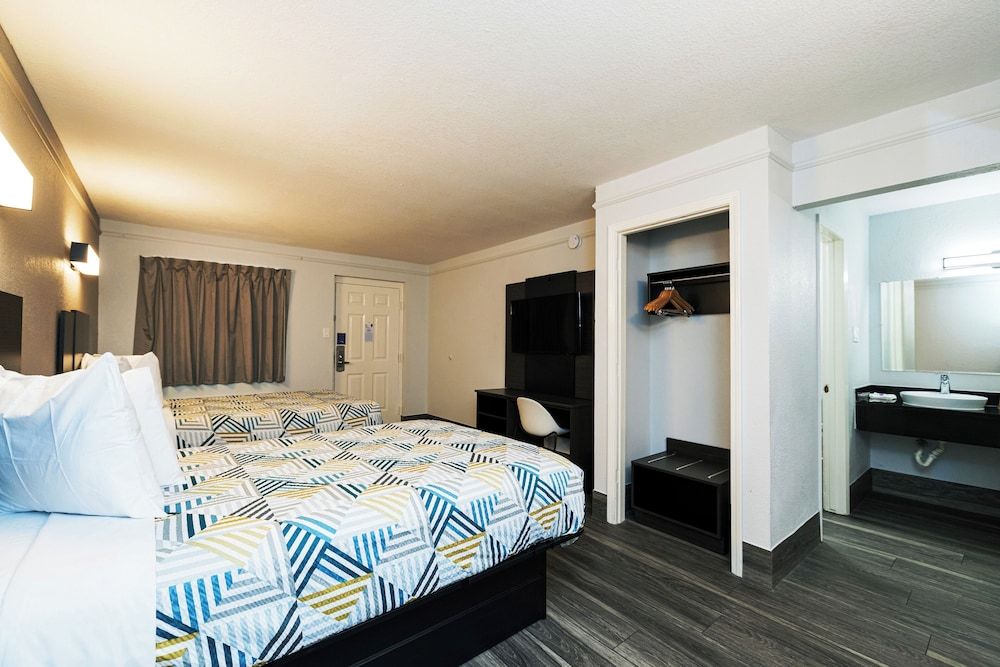 Standard Room, 2 Double Beds, Non Smoking
