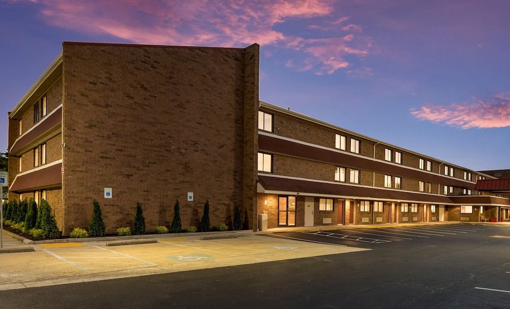 undefined Red Roof Inn PLUS+ Columbus - Worthington 6