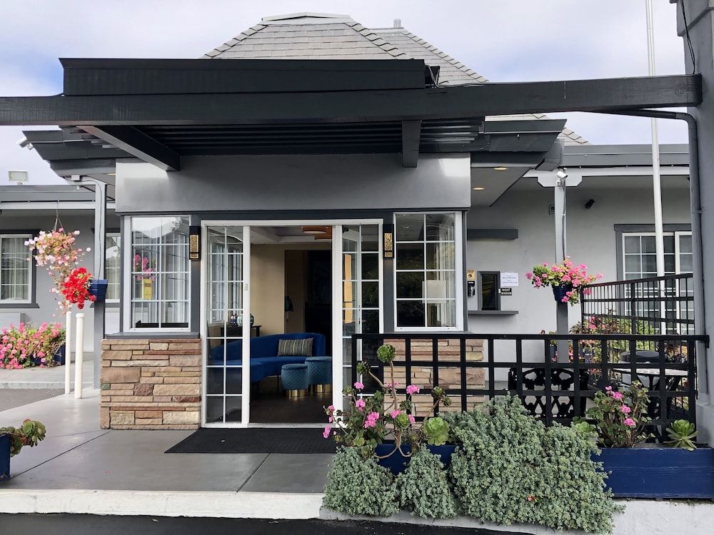 undefined Blu Pacific Hotel 2