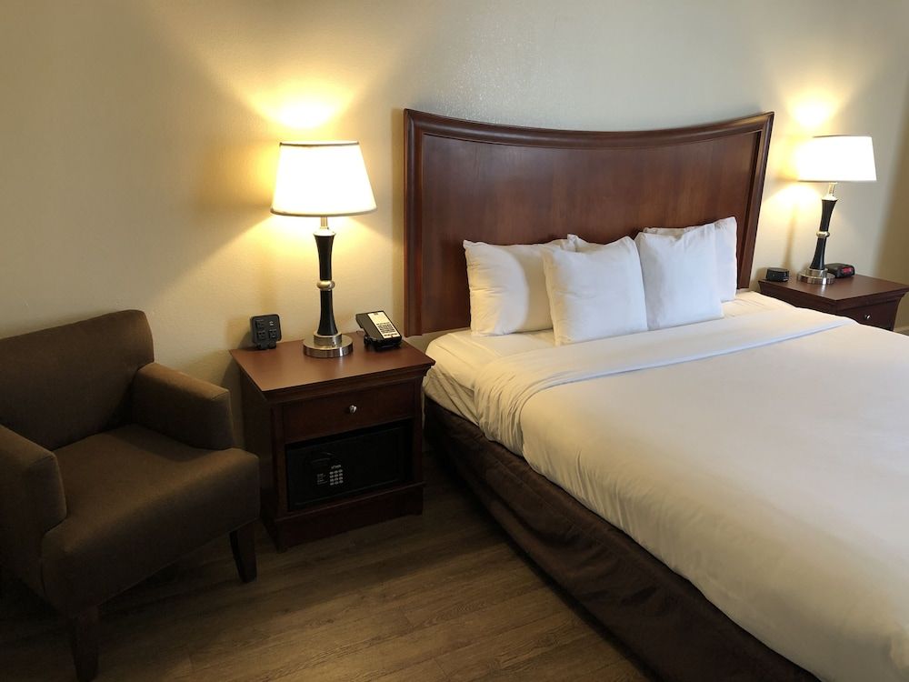 Blu Pacific Hotel Room, 1 Queen Bed, Non Smoking 12