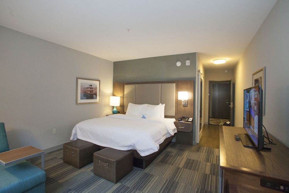 Room, 1 King Bed, Accessible (Roll-in Shower)