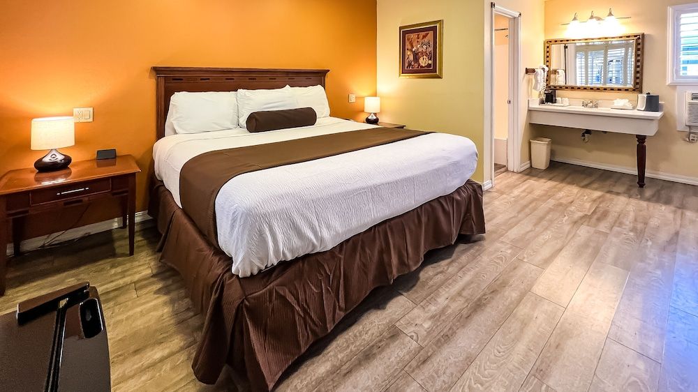 The Old West Inn Standard Room, 1 Queen Bed, Accessible, Non Smoking 2