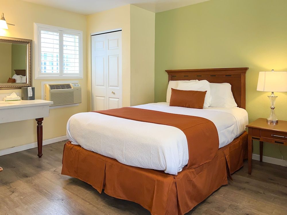 The Old West Inn Standard Room, 2 Queen Beds, Non Smoking 7