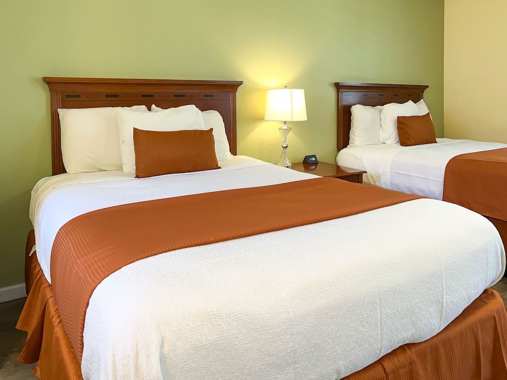 The Old West Inn Standard Room, 2 Queen Beds, Non Smoking 4