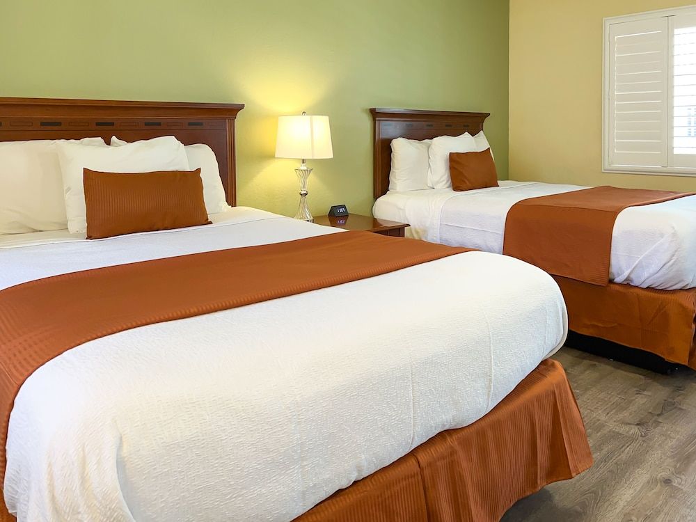 The Old West Inn Standard Room, 2 Queen Beds, Non Smoking 5