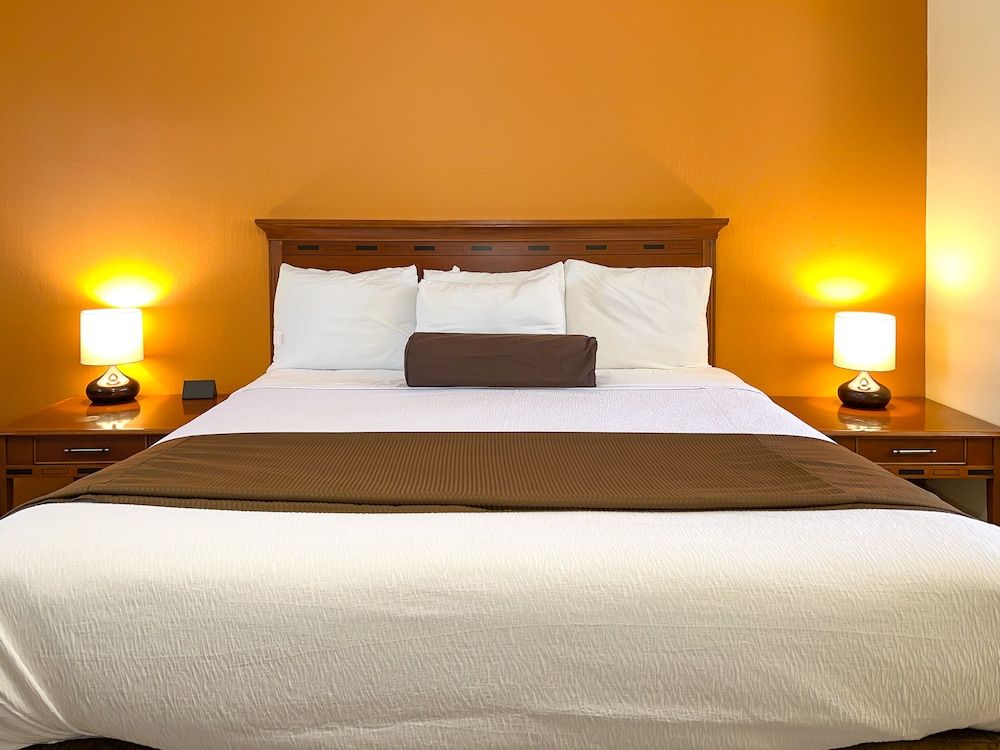 The Old West Inn Standard Room, 1 Queen Bed, Accessible, Non Smoking 3