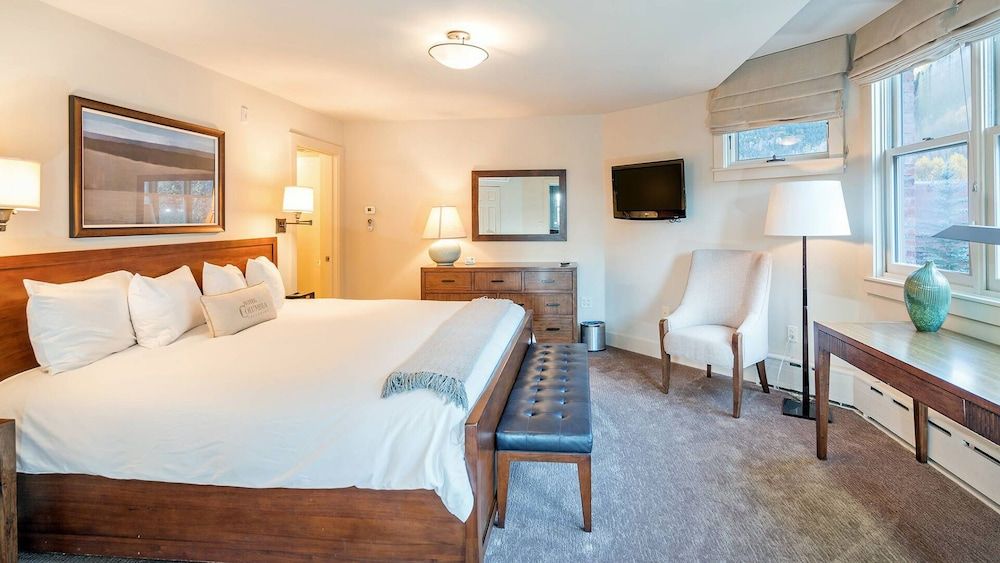 Room (Hotel Columbia 32)