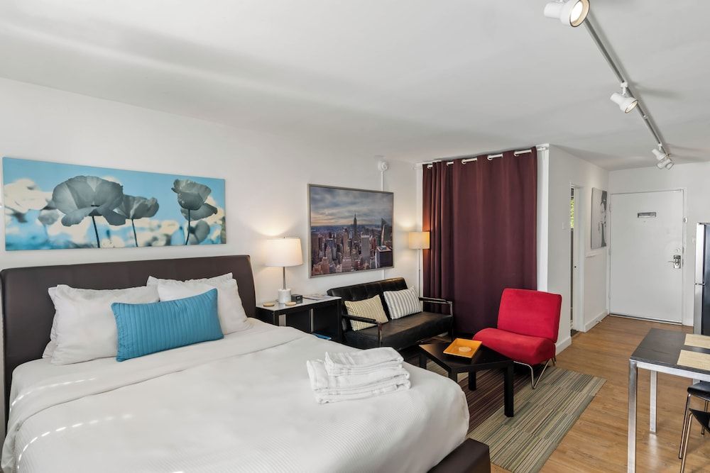 Chic Premium Studio Apartment (47 25th St NW, Atlanta GA 30309)*