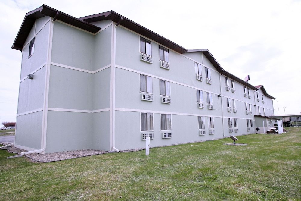 undefined The Inn & Suites SW Omaha 6