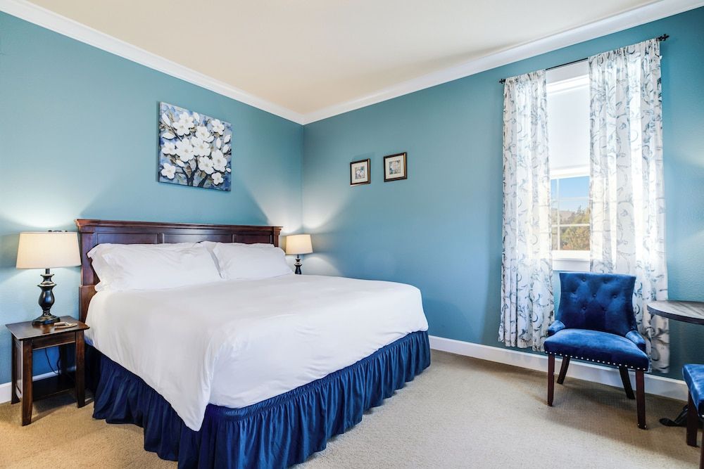 La Bastide Bed & Breakfast Romantic Room, 1 King Bed, Garden View