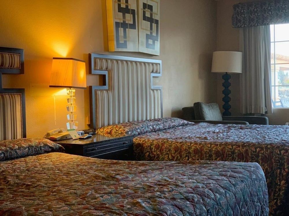 Calipatria Inn And Suites Standard Room, 2 Queen Beds 5