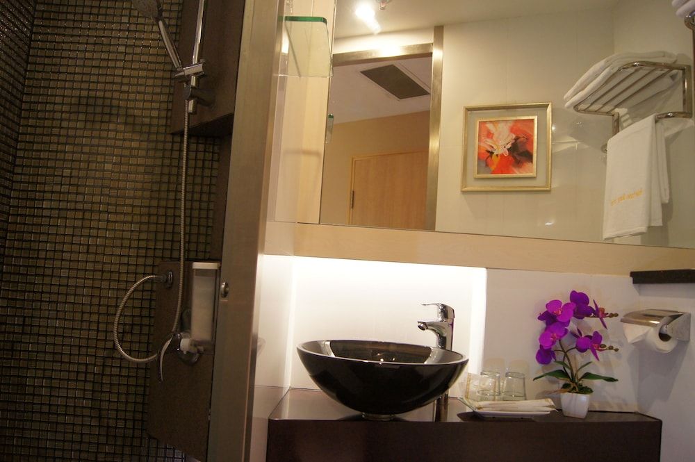 undefined Robertson Quay Hotel 5